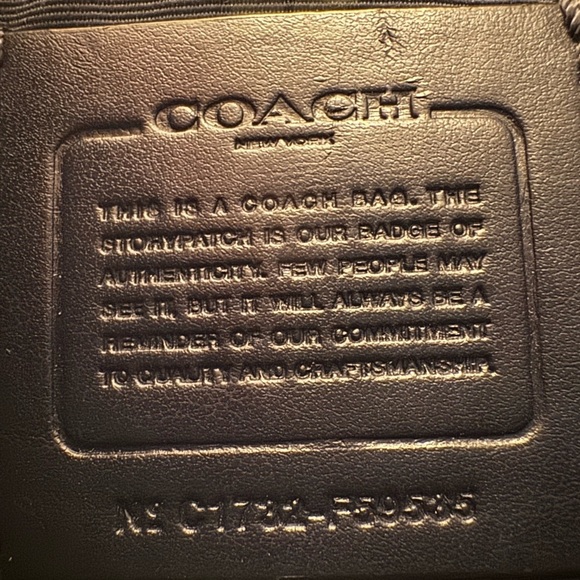 Coach Reversible - Picture 12 of 17